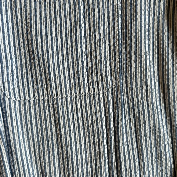 True Measure XXL Button Down Blue Seersucker LS - Picture 2 of 3